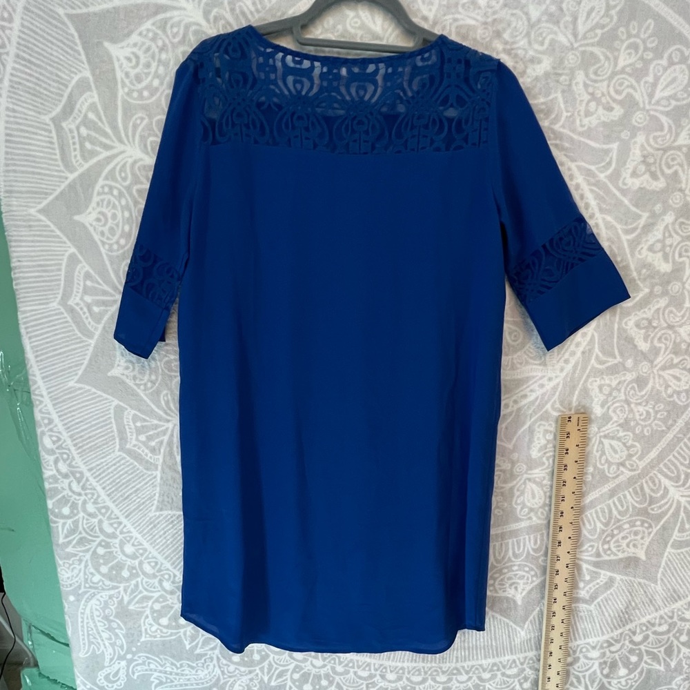 THE BUCKLE BB DAKOTADRESS ROYAL BLUE LACE DETAIL FITS LIKE A M MEDIUM - Picture 6 of 6